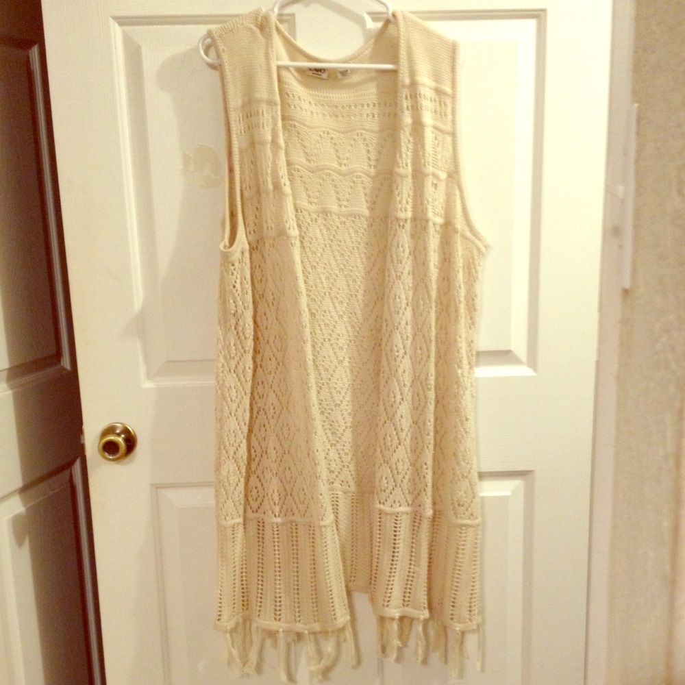 Off white crochet vest 22/24